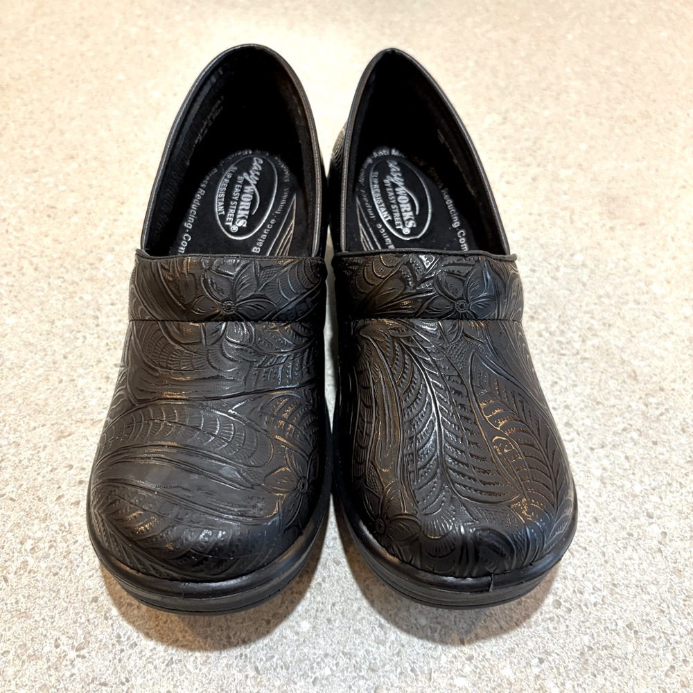 Easy Works Slip Resistant Black Clogs Women's Size 5 by Easy Street Arch Support